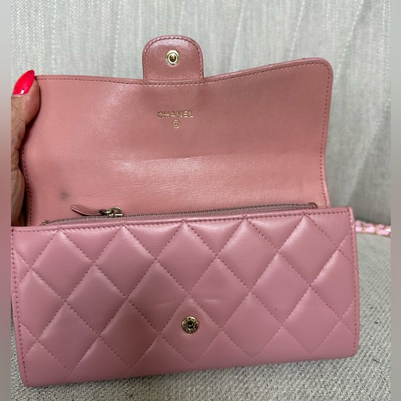 COPY - CHANEL CC Pink Quilted Leather Wallet on Chain - Picture 3 of 14
